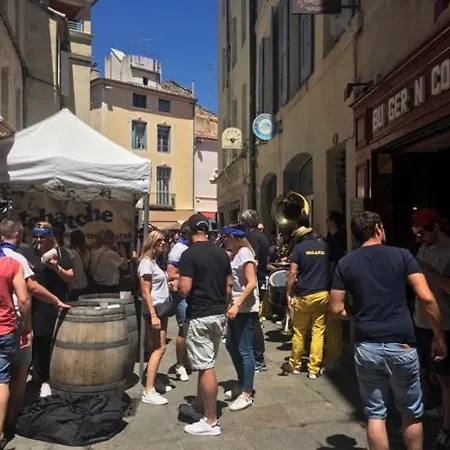 Sympa Dans Le Vieux * Nîmes