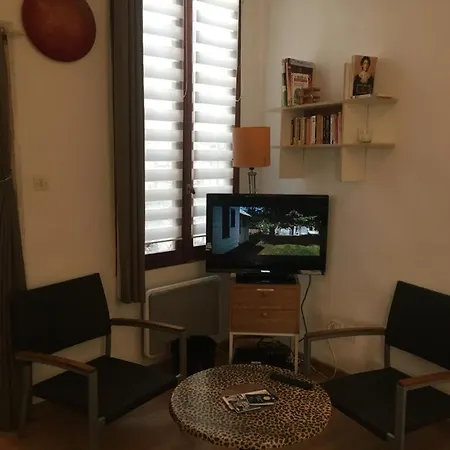 Sympa Dans Le Vieux Appartement